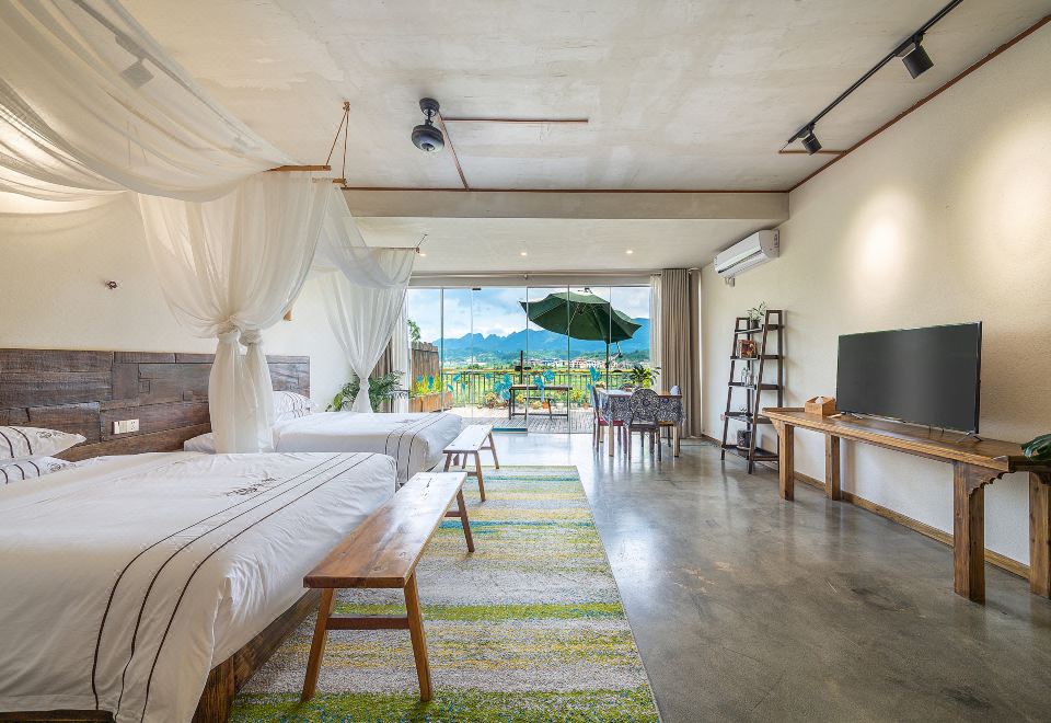 Shuzhilian 180 ° Exclusive Large Terrace Scenic Family Twin Room With Balcony-Direct Zhangjiang River View