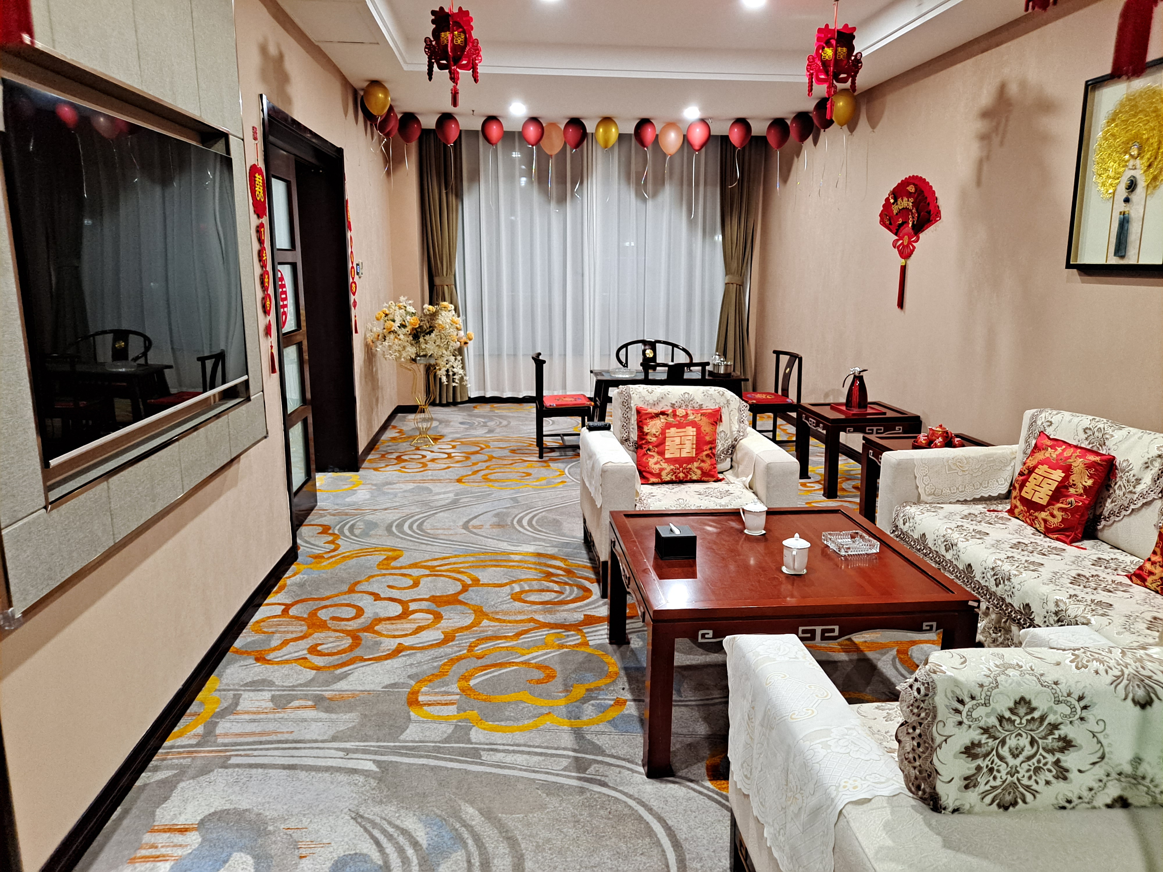 豪华婚庆房