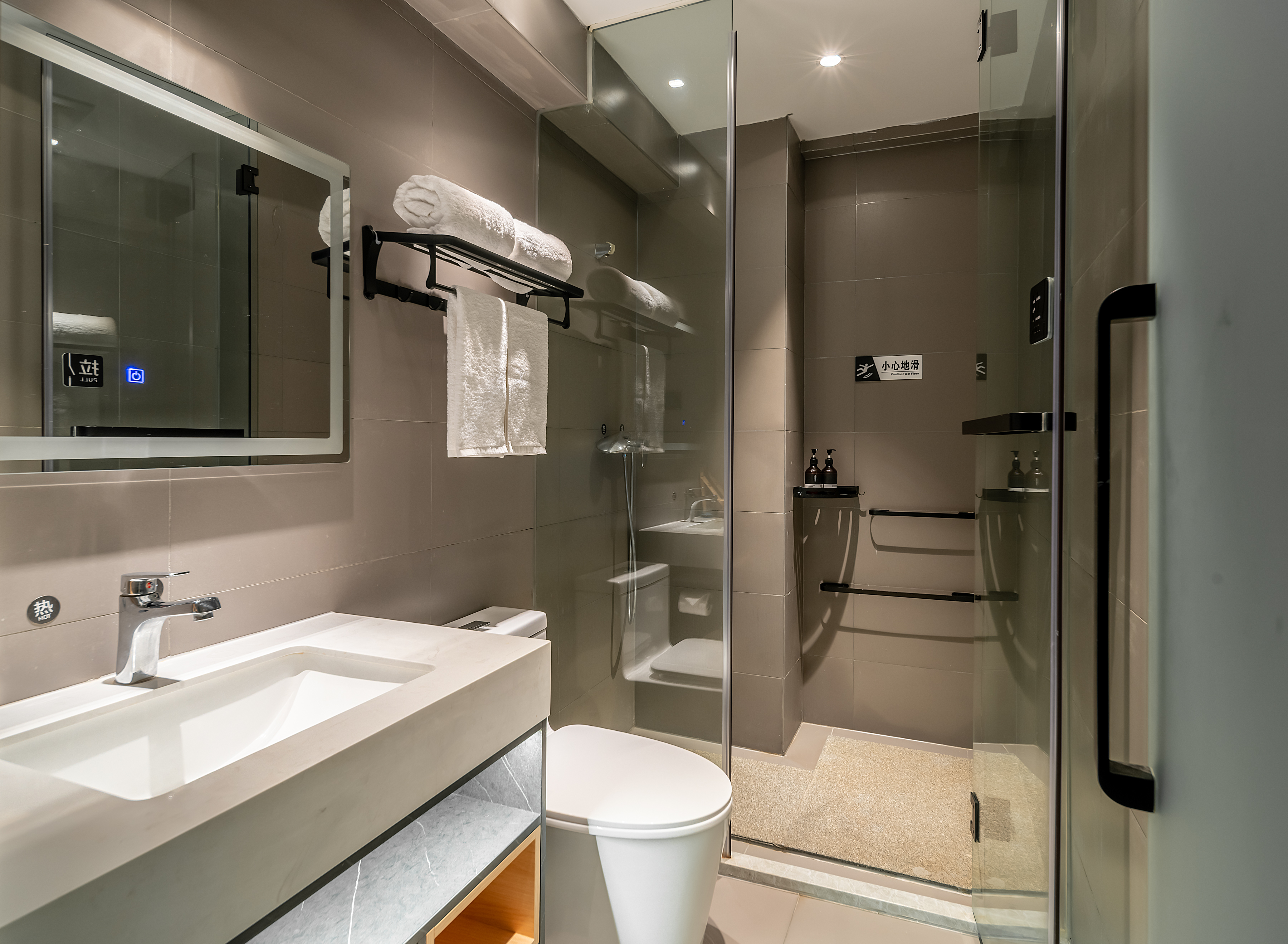 开黑五人间-[5台电脑+RTX3060显卡+i5-10700F处理器+16G内存+2K曲面屏+机械键鼠]+桌子