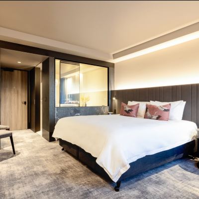 Premium Superior Room High Floor with Views Pullman Melbourne On the Park Promo Code