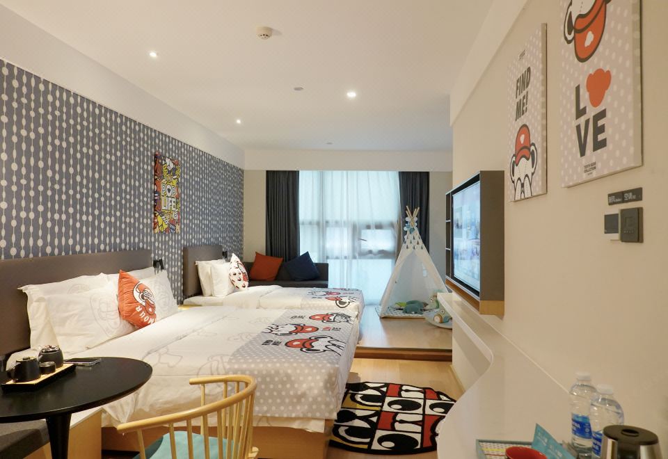 希诺泰迪珍藏星品家庭房 - 零压床垫｜迷你冰箱｜智能马桶