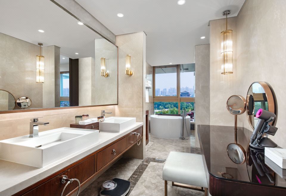 芙蓉湖景大床房（配有戴森吹风机）