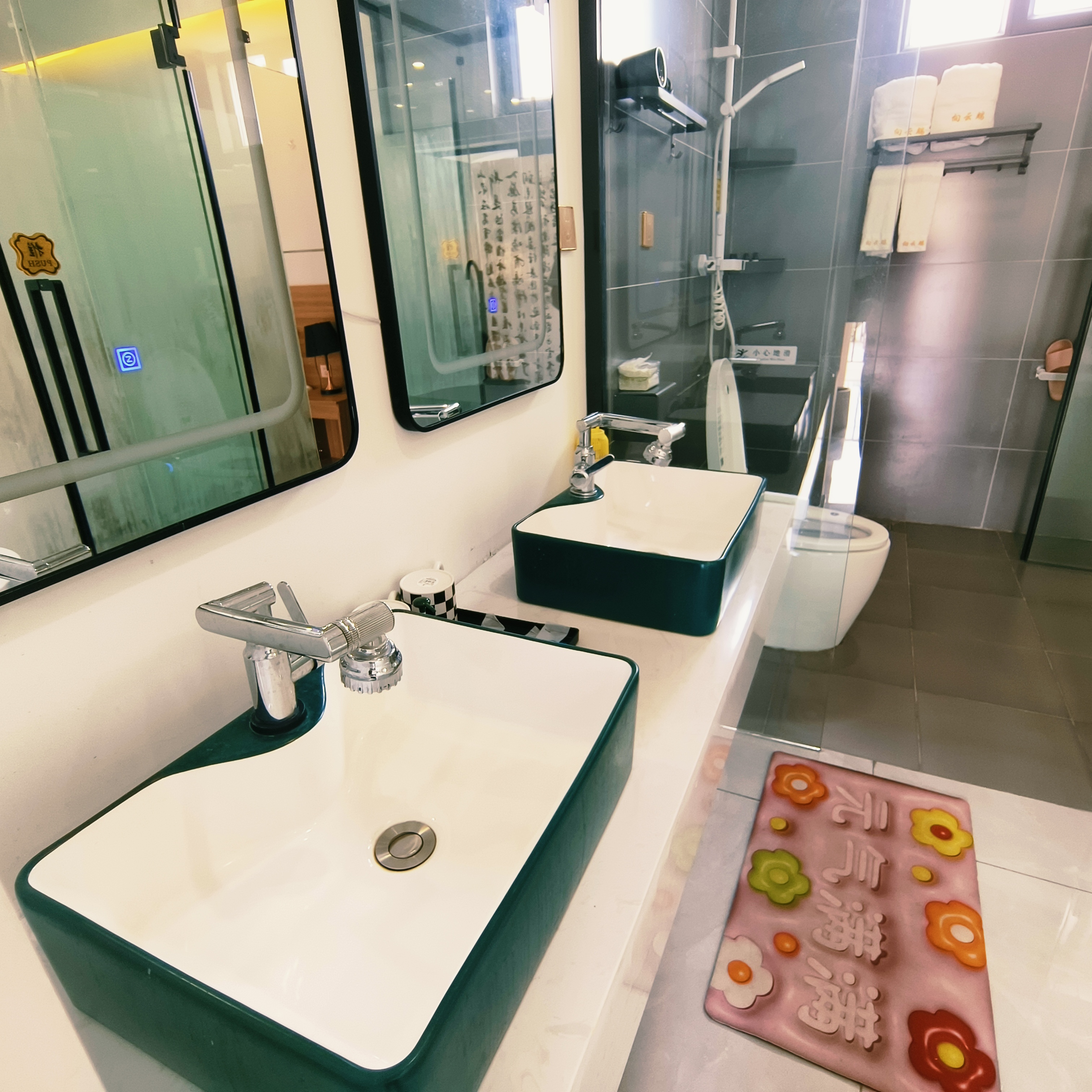 云烟豪华大床房（独立空调）