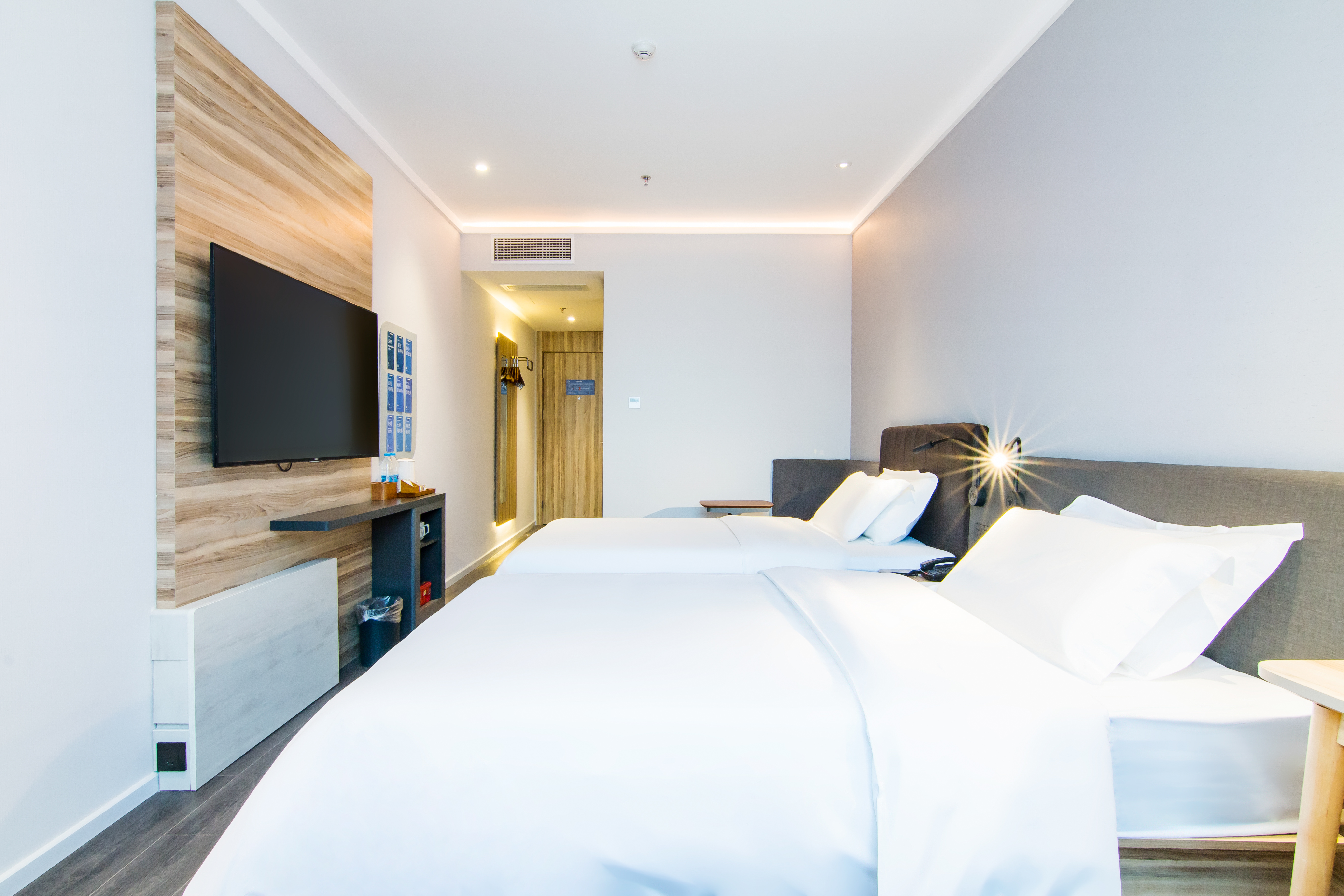 高级双床房（金可儿床垫+记忆枕+电视投屏）