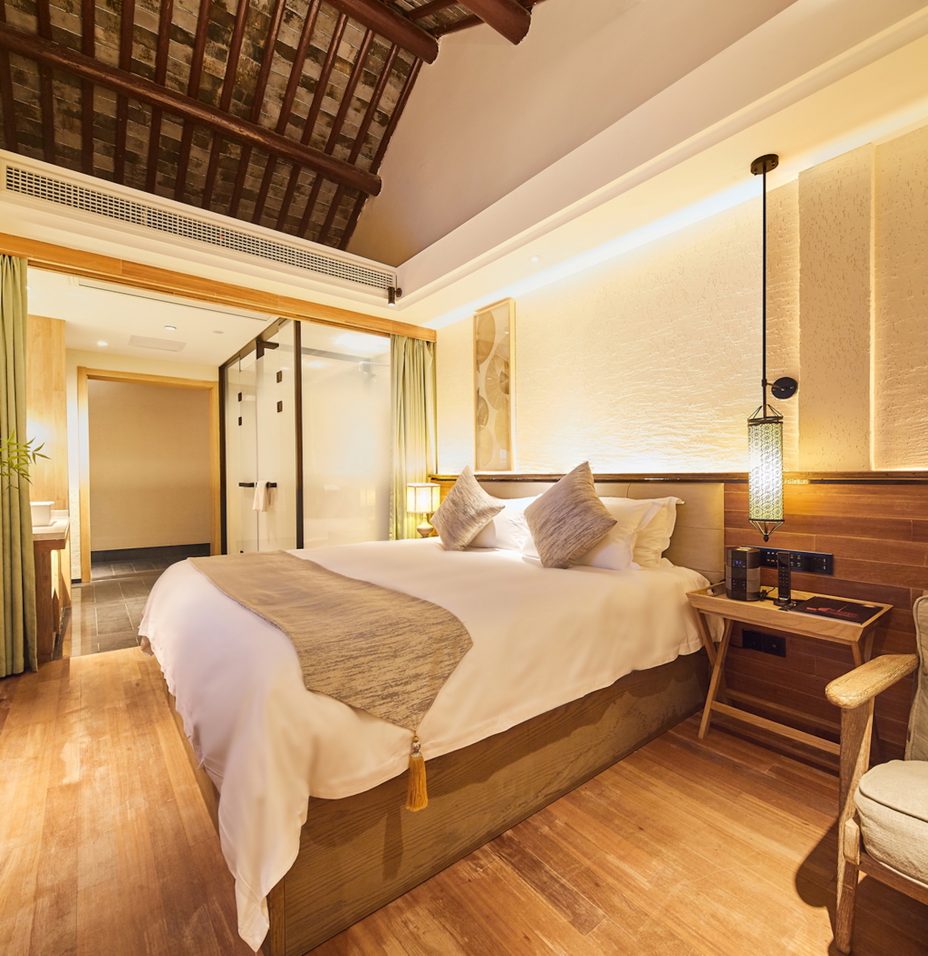 Yiman Hotel (Suzhou Guanqianjie Pingjiang Road Scenic Area)民国大床房（智能声控+小冰箱+乐家衞浴）