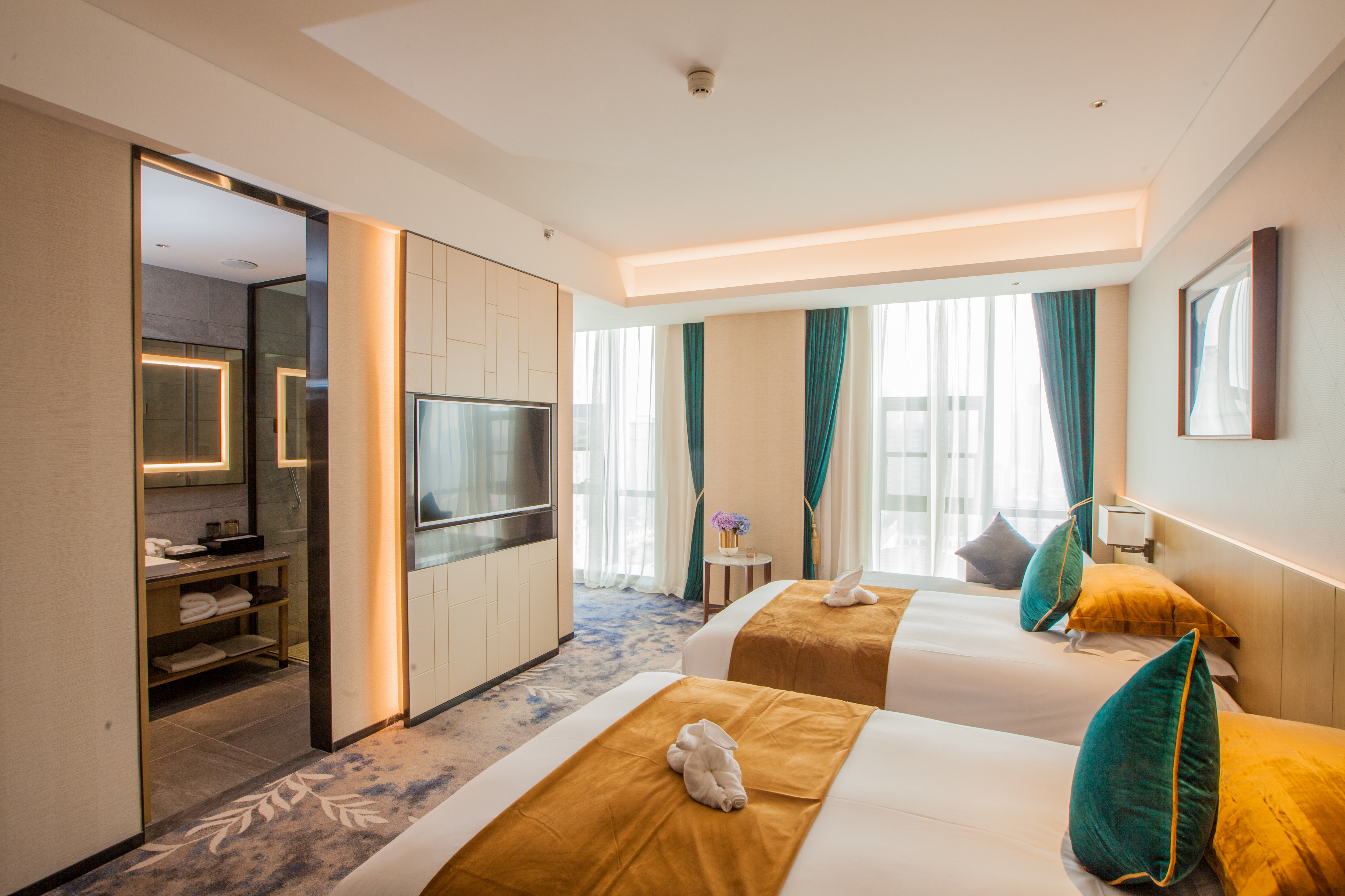 豪华双床房（应天门城景+80支贡缎床品+金可儿床垫）