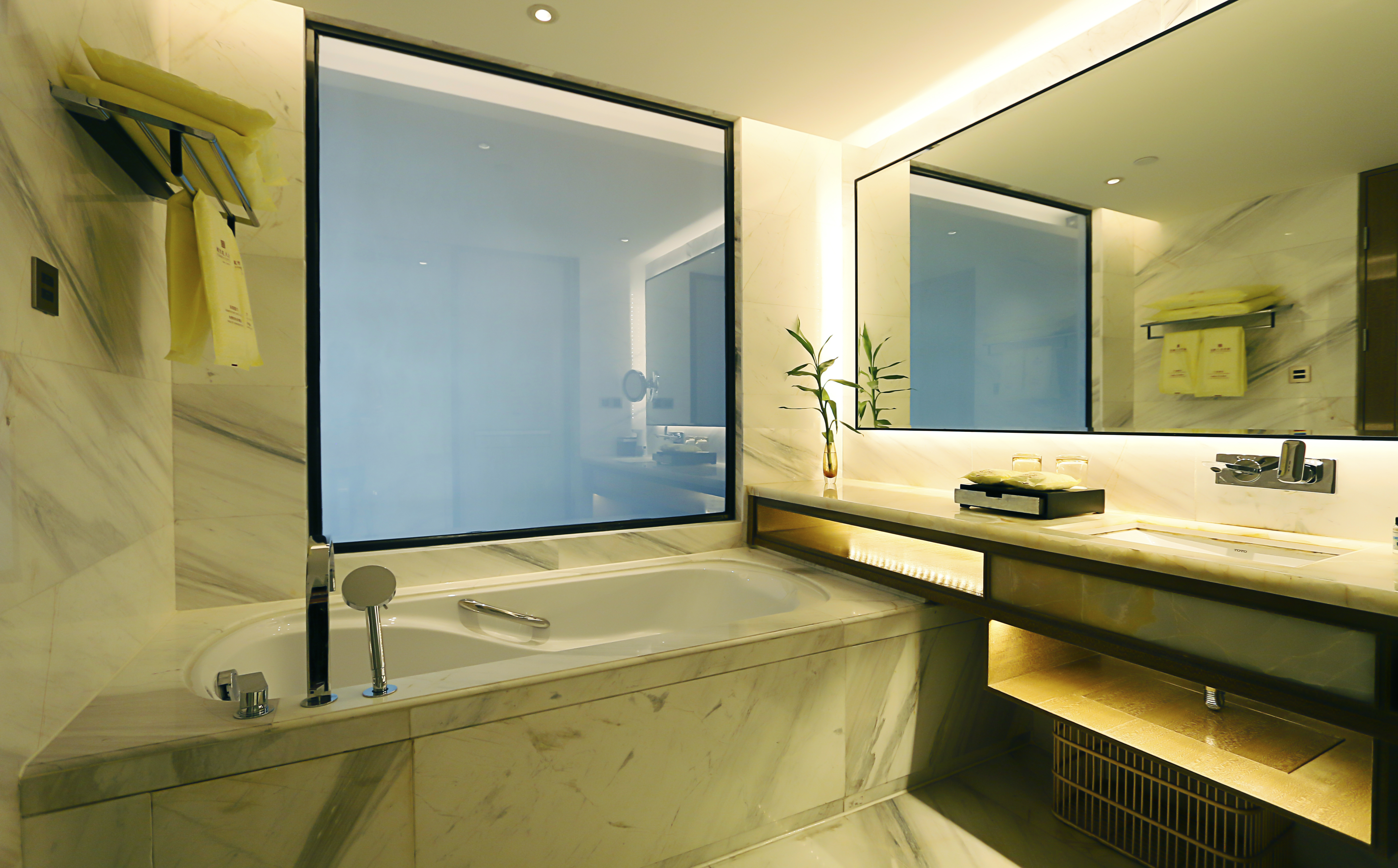 行政大床房（ 江景）