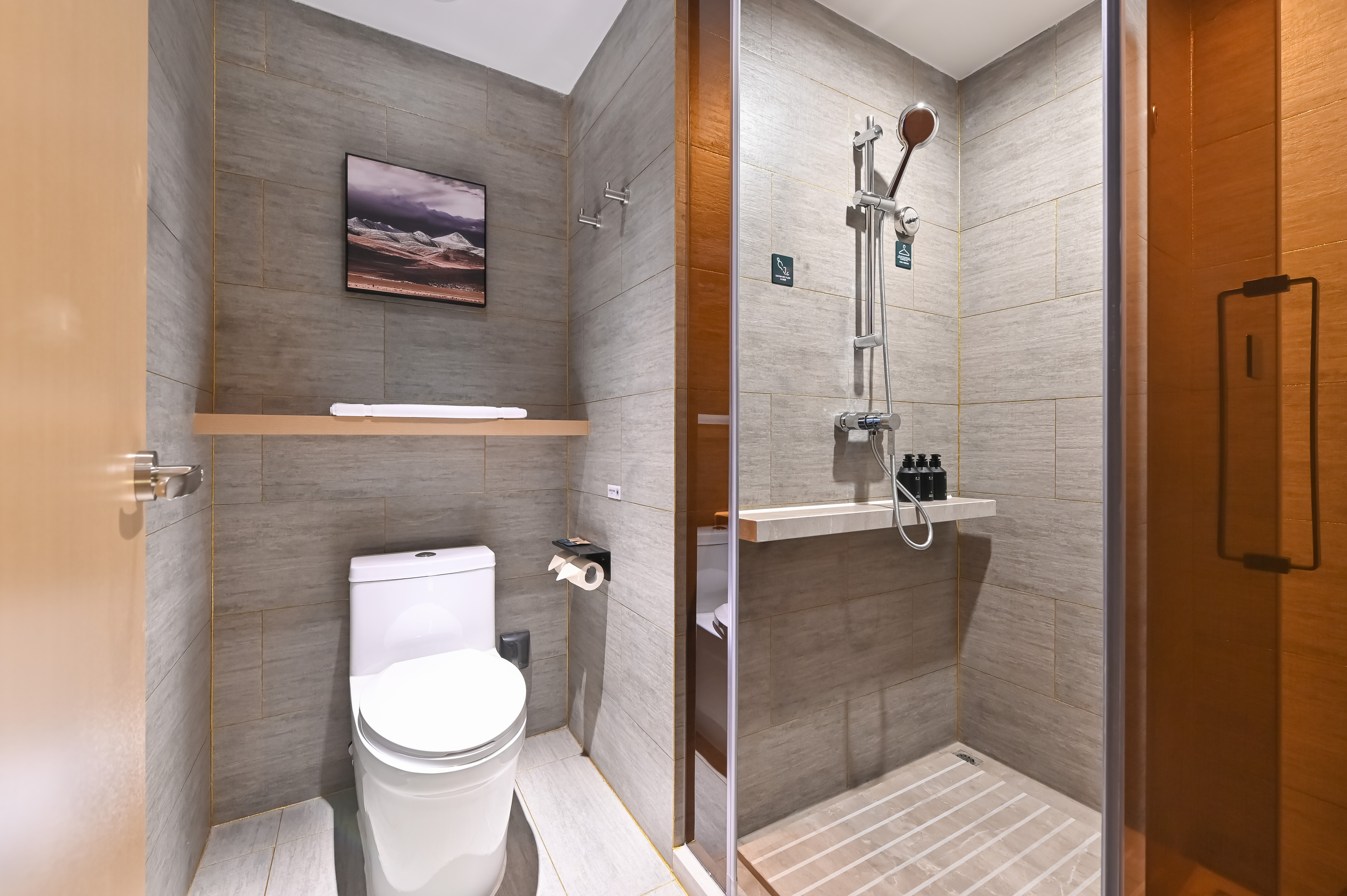 高级大床房（普兰特床垫+裸棉床品+亚朵记忆枕+手机投屏）