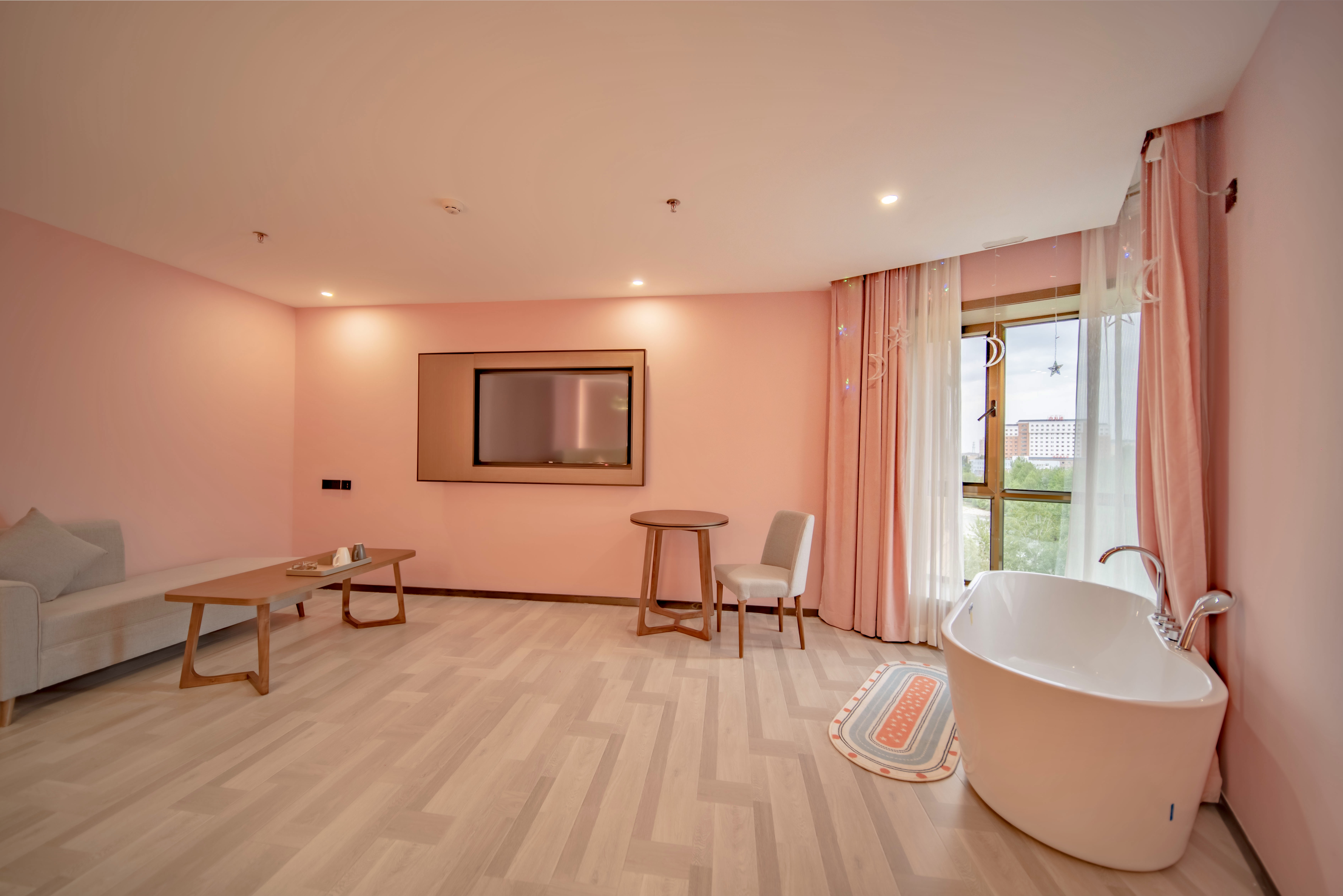 浪漫圆床房（智能语音）