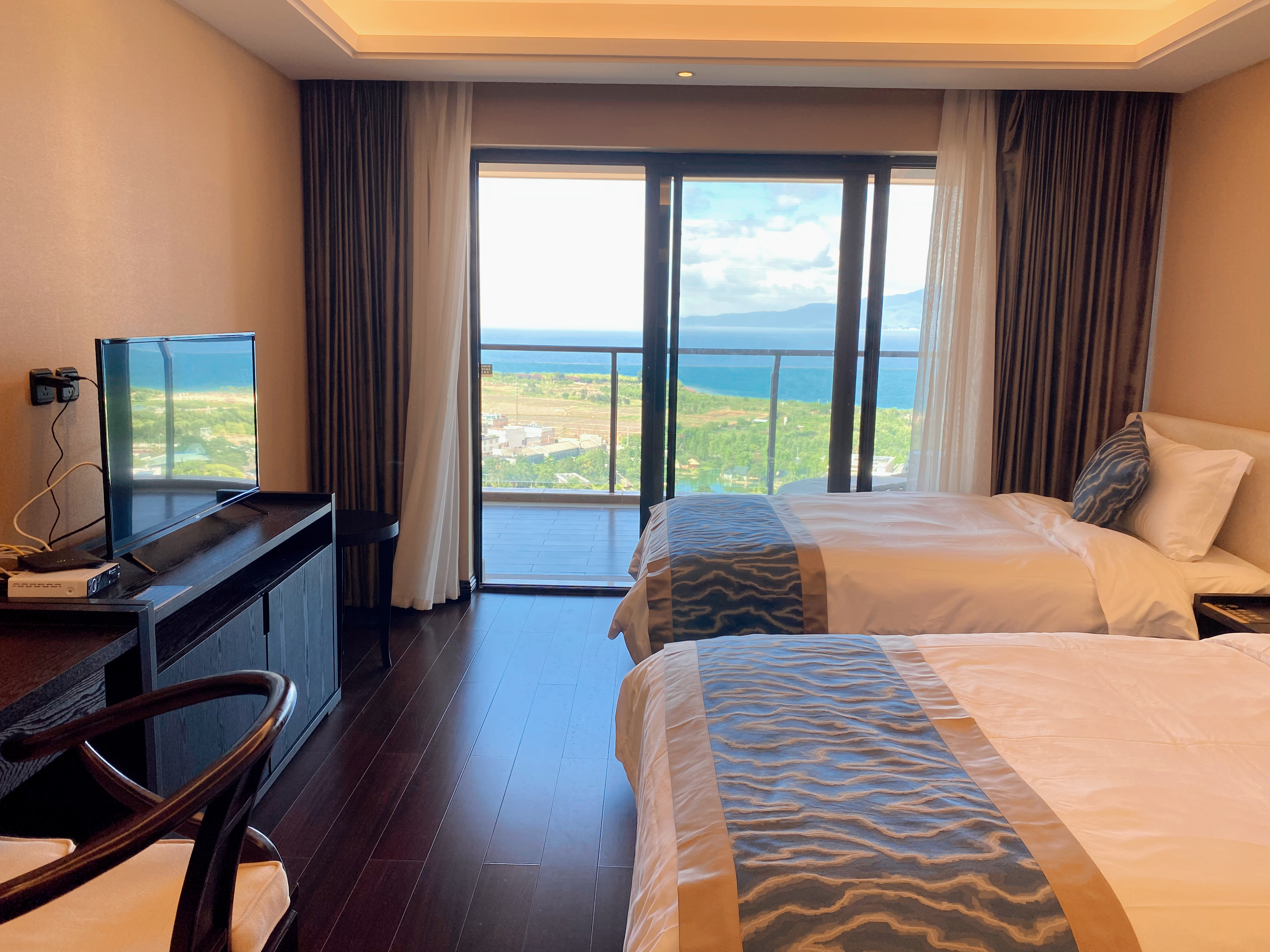 遇见·湖景露台双床房