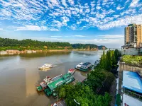 Jiangshang Lingyun · Qingwan Hotel (Zhanggong Bridge Shangzhongshun Gourmet Street) Hotels in Leshan