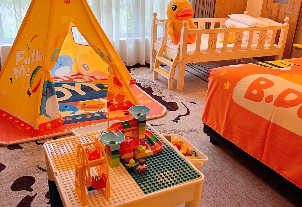 小黃鴨主題大床房