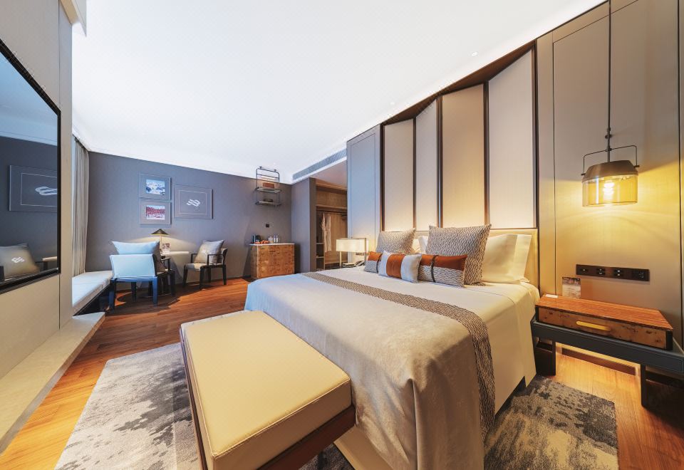 Executive Queen Room