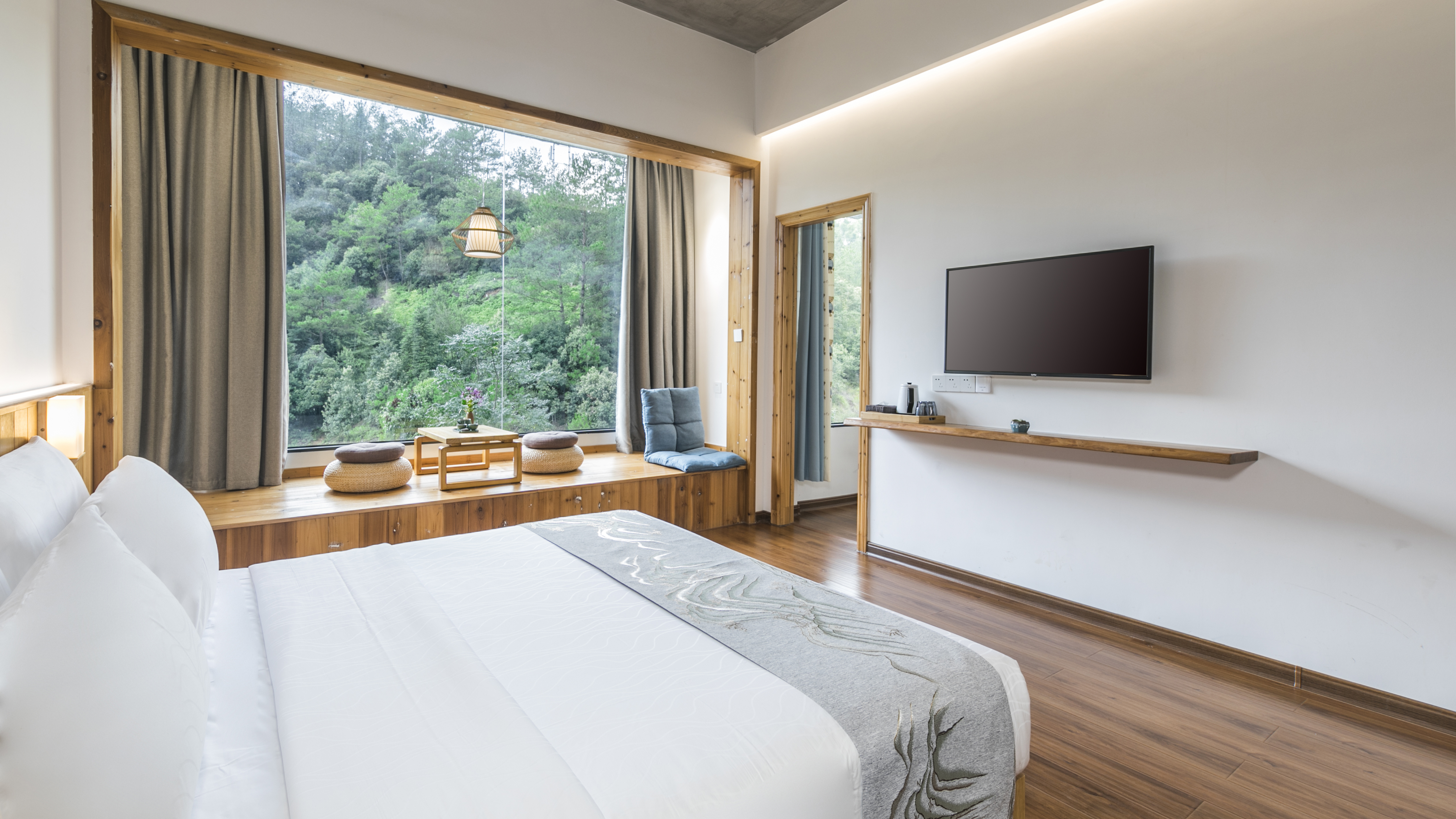 隅心?山趣童乐亲子房（小童壁纸+新中式茶桌+浴缸）