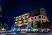 Zhoufu ·TIDE (Chaozhou Paifang Street West Lake Park Branch) Hotels in 