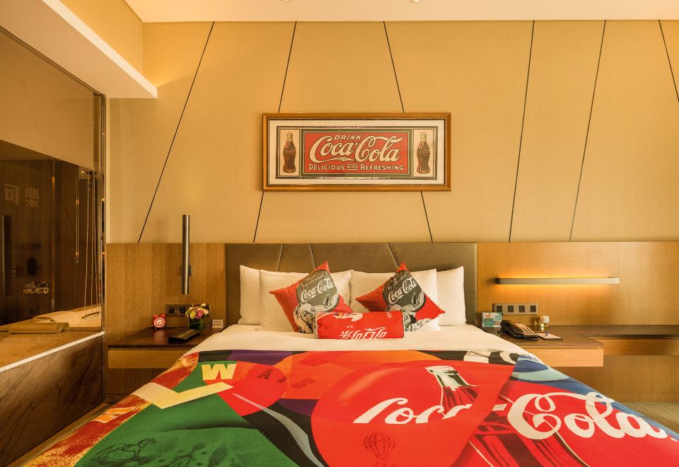 Radisson Blu Shanghai Pudong JinqiaoCoca-Cola Themed Double Bed Room
