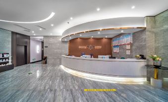 Gloria Theme Hotel (Beibin Road International Financial Center IFS Branch)