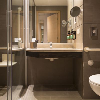 Standard Queen Room-Accessible voco VENICE MESTRE - THE QUID Promo Code