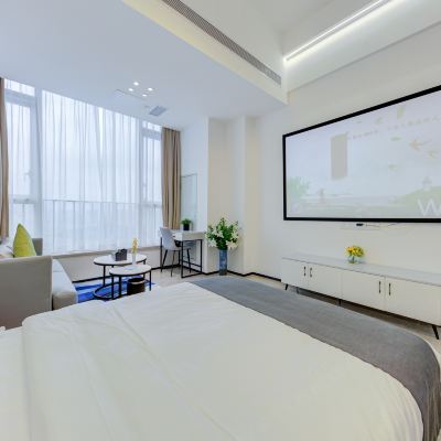 複式投影景觀雙床房（烘乾洗衣機） 利騰電競公寓（富華里店）優惠