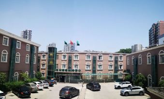 GreenTree Inn (Nanjing Yuhuatai Scenic Area, Zhonghuamen Metro Station)