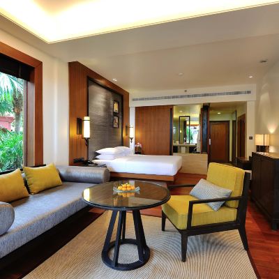 Club King Room With View