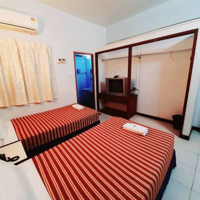 Twin Room with Air Conditioning Singapore Hotel Promo Code