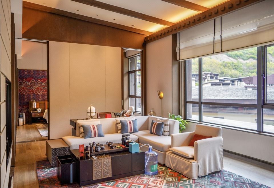 Hotel Indigo JIUZHAI1 Bedroom Suite Dining Meeting