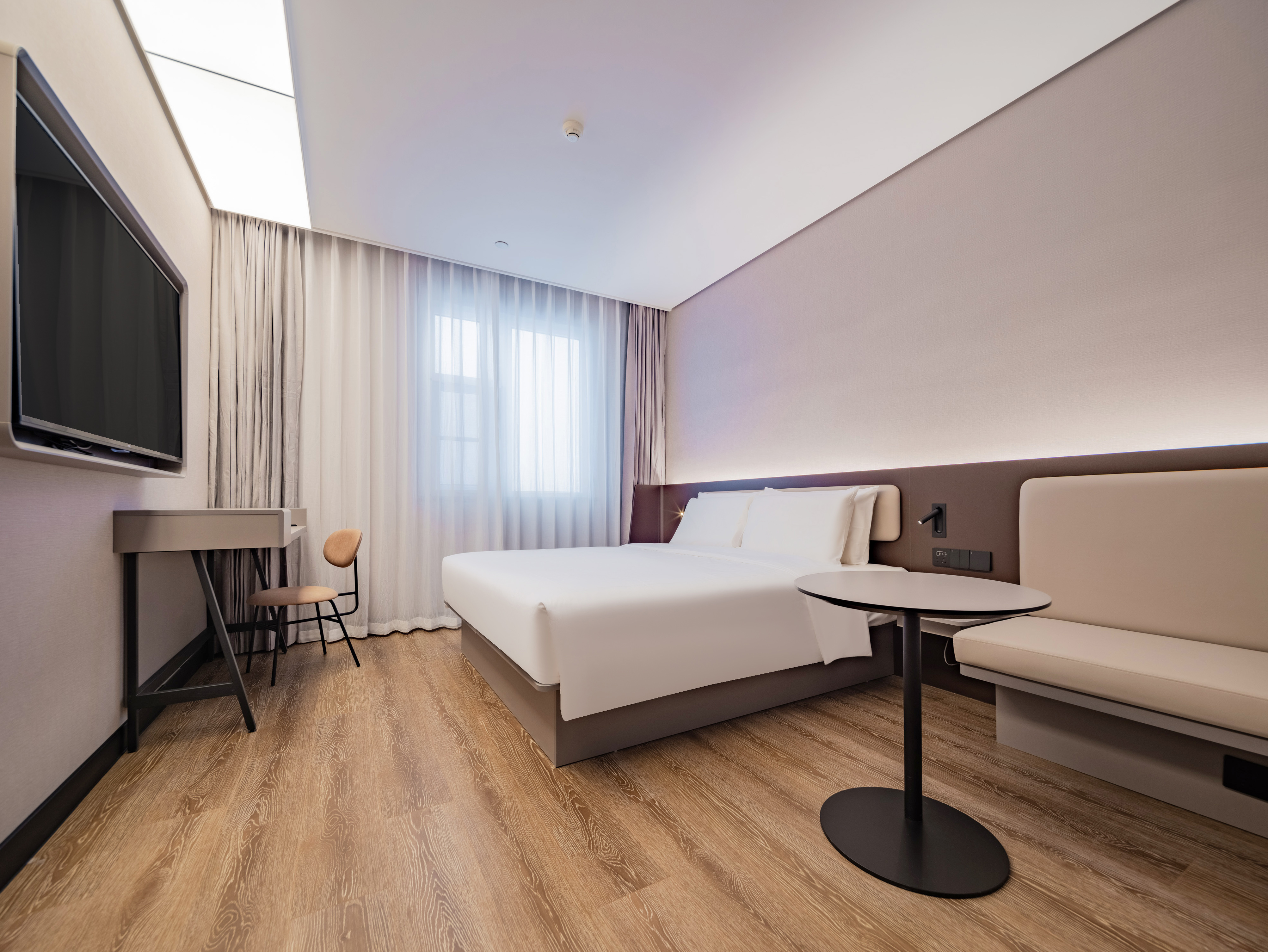 高级大床房【55寸投屏电视+独立空调+记忆枕】