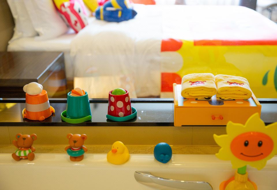Crowne Plaza Guangzhou HuaduPremium Kids Theme Room-King Bed