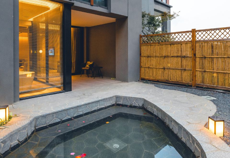 观禅·庭院汤池大床房