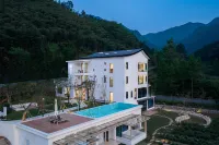 Anji Xiao Qi Zai · CHI INN — Family-Friendly Riverside Retreat (Tianmu Mountain Rafting Branch) Ξενοδοχεία στην πόλη 