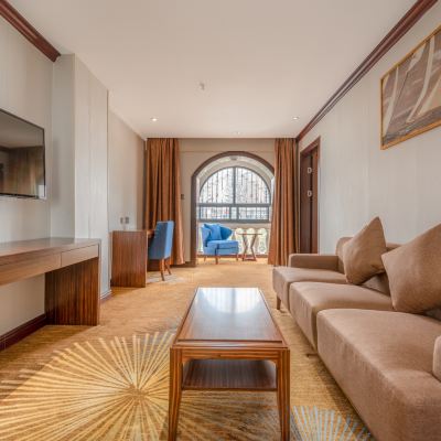 風倚雲天豪華套房 水雲天酒店（貴陽大十字甲秀樓店）優惠