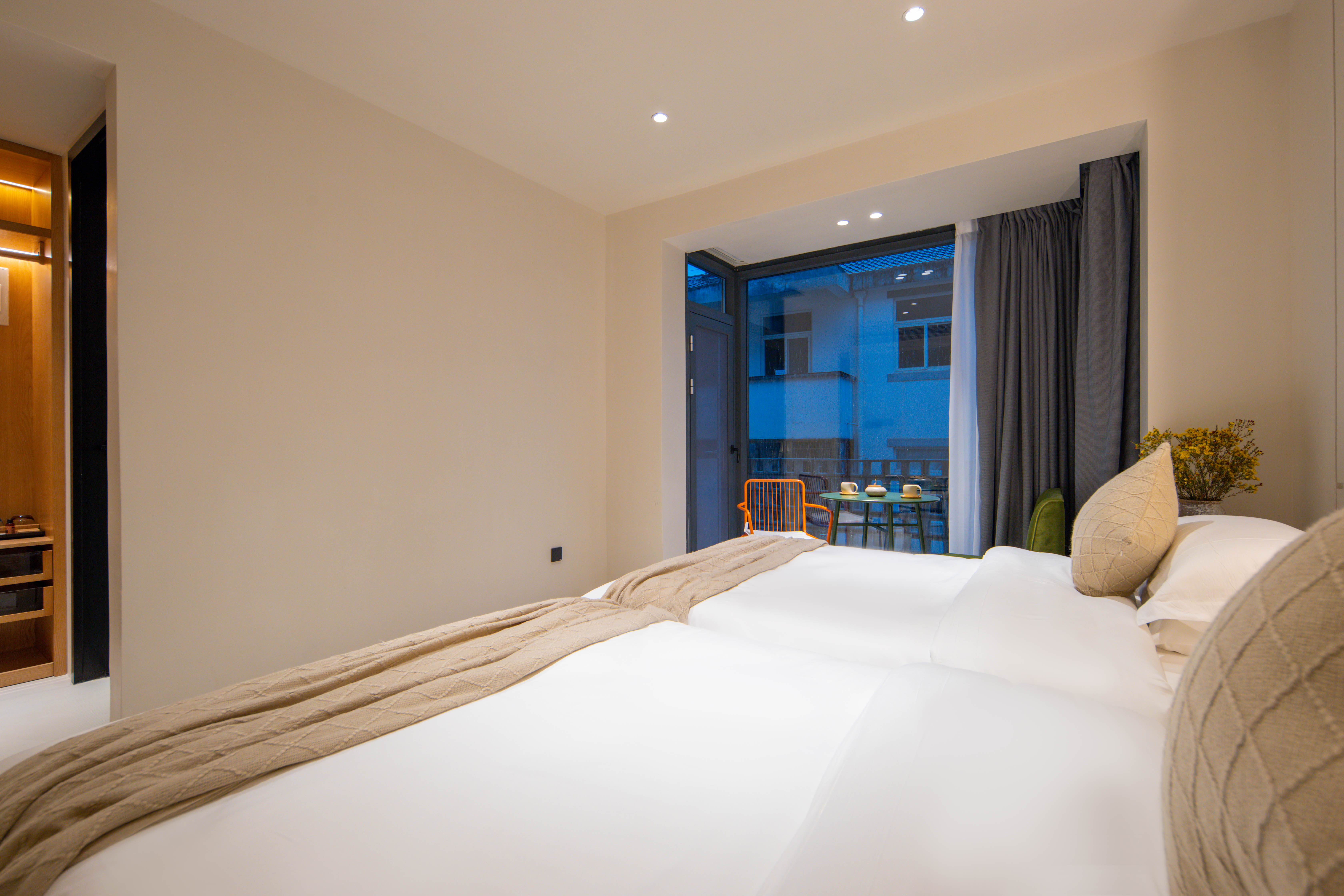 闻雨·露台双床房+巨幕投影+休憩茶桌+全屋智能客控