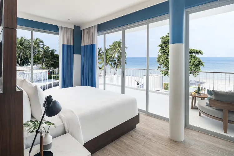 Groovy Seaview Suite