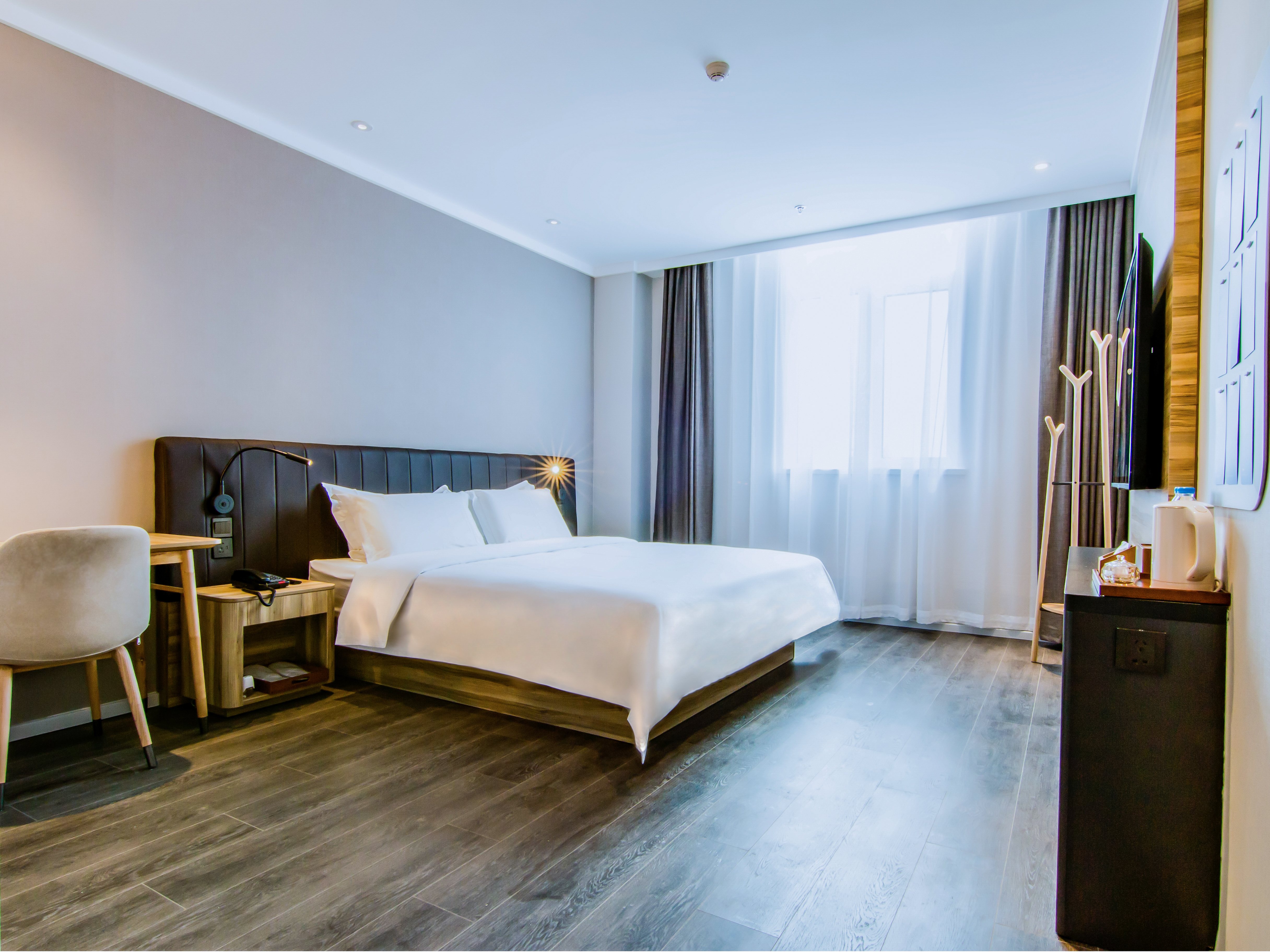 高级大床房（金可儿床垫+记忆枕+电视投屏）