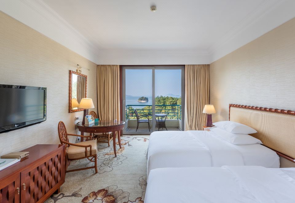 豪华湖景双床房