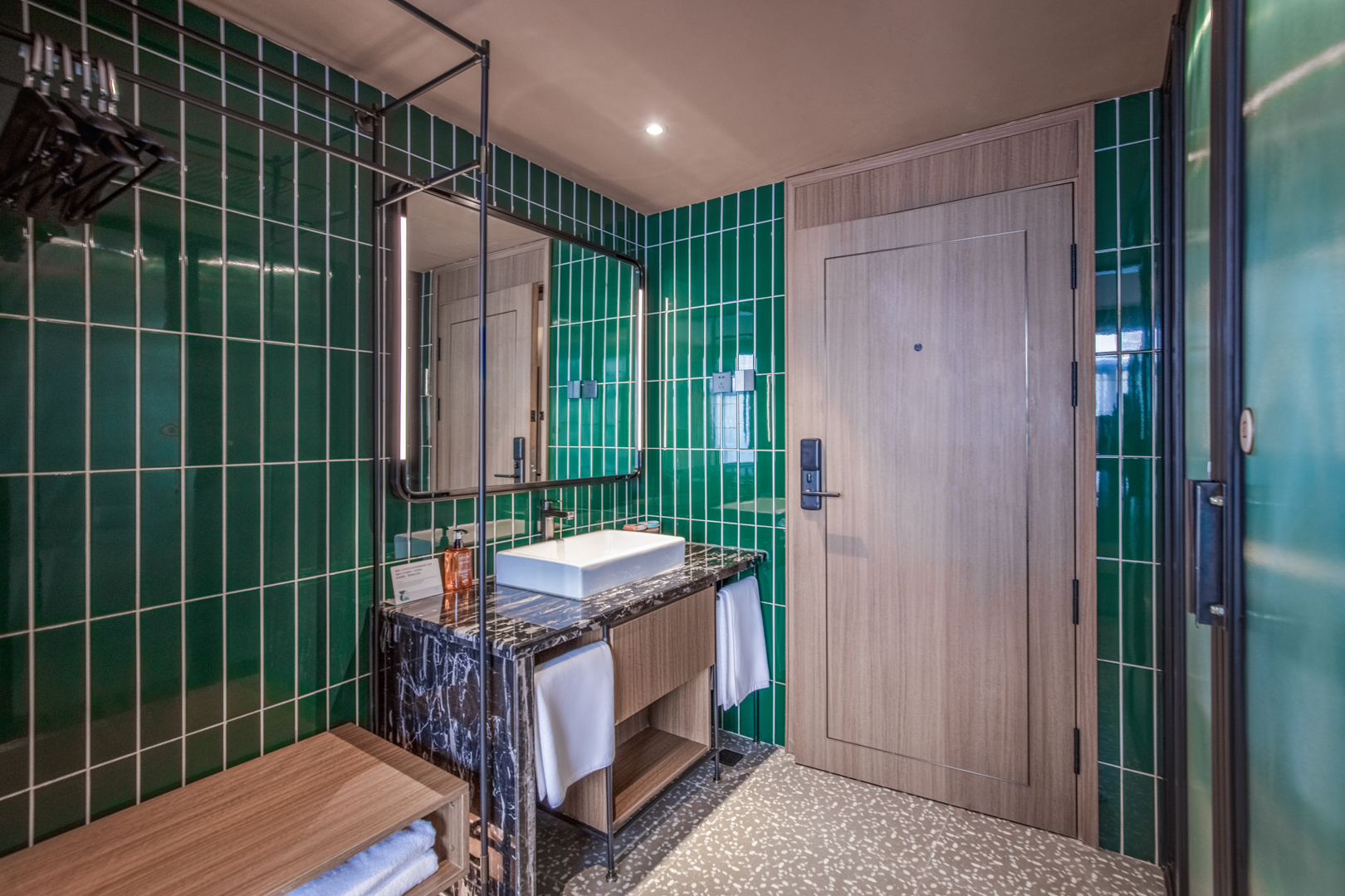 加州大床房（智能客控+电视投屏+小冰箱）