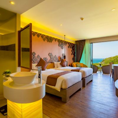 Deluxe Room with Sea View