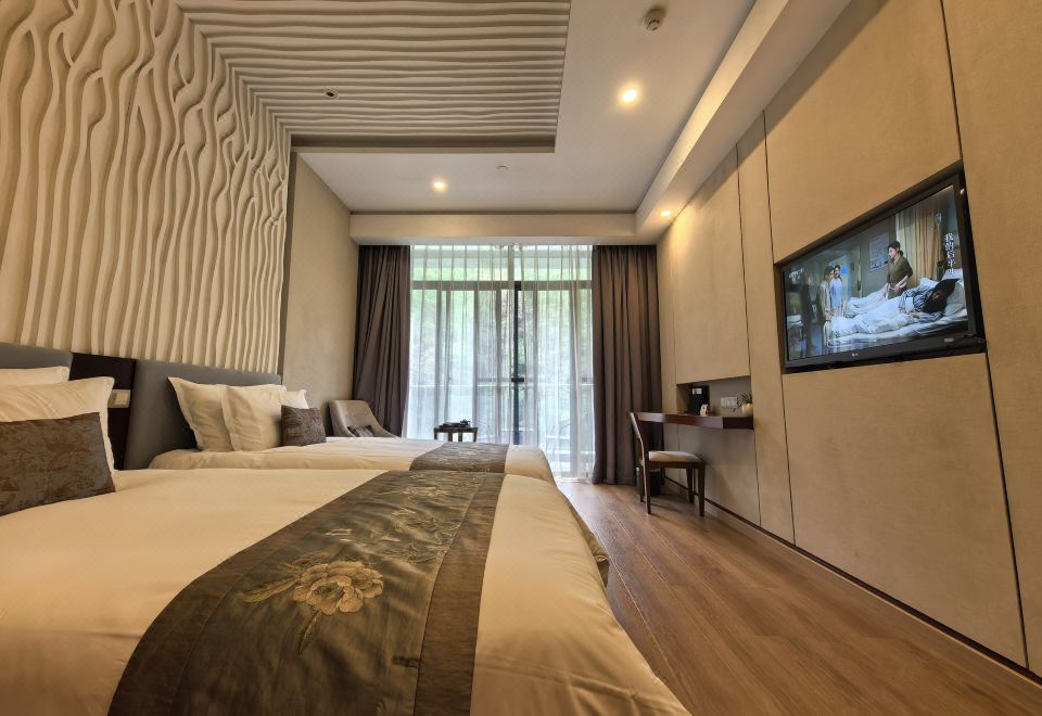 豪華山景陽台雙床房