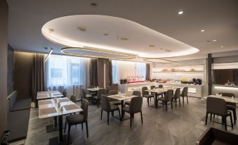 Homeinn Plus Hotel (Jinan Quancheng Plaza store)