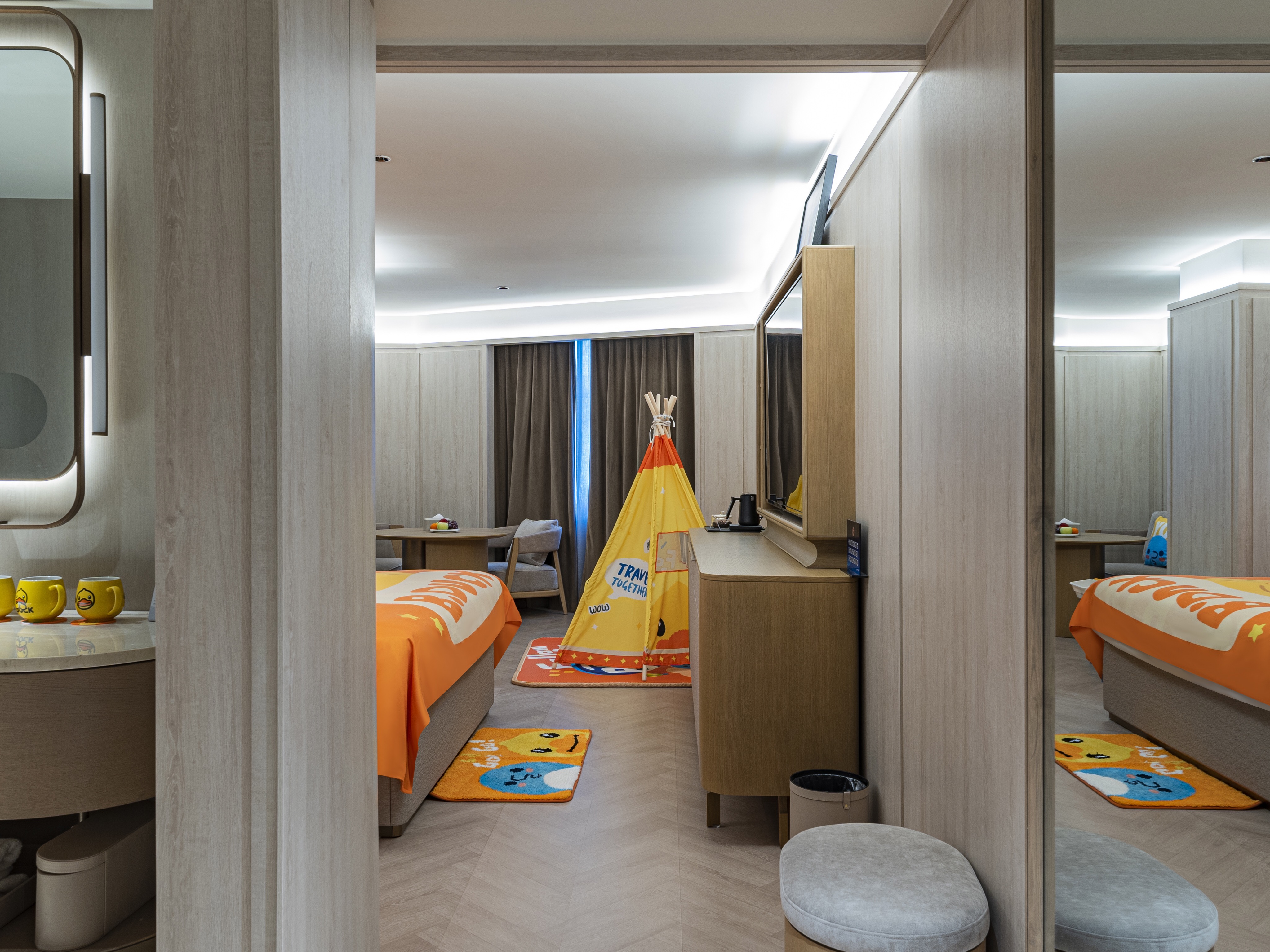 豪华亲子房 （智能客控+小冰箱+65寸投屏电视+零压床垫）