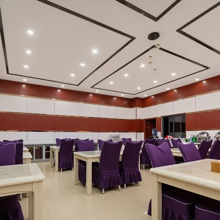 Xingyi Baximan Hotel (Xingyi Minzu Normal University)