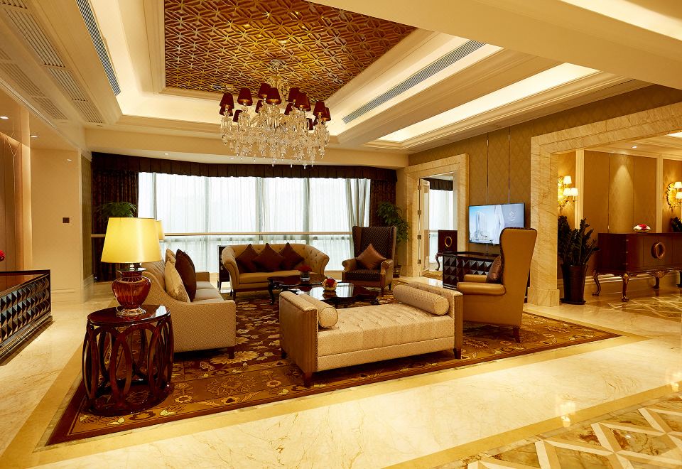 总统套房三房二厅（带厨酒吧+乾湿蒸+按摩床+180度江景+麻将房）