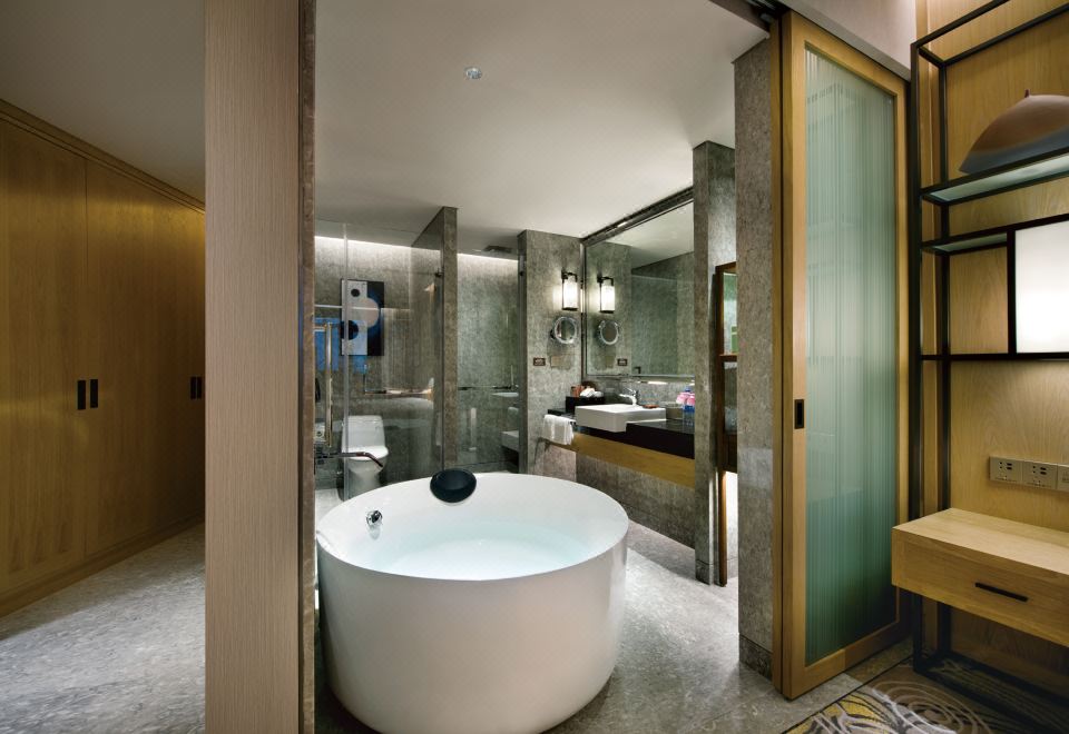 Crowne Plaza Kunming Ancient Dian Town2 Singles Beds Standard Theme Park View Room