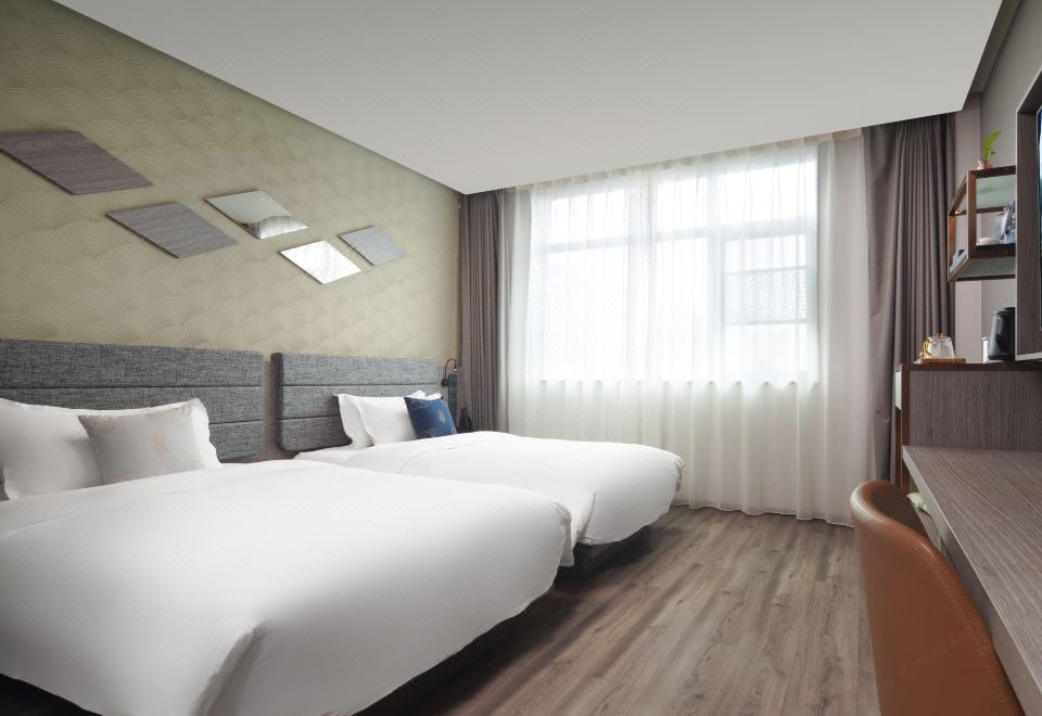 雅致双床房（加热毛巾杆+小冰箱+智能镜）