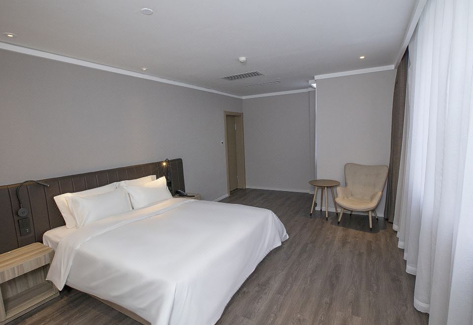 HanTing Hotel (Tangshan Qianxi)Suite