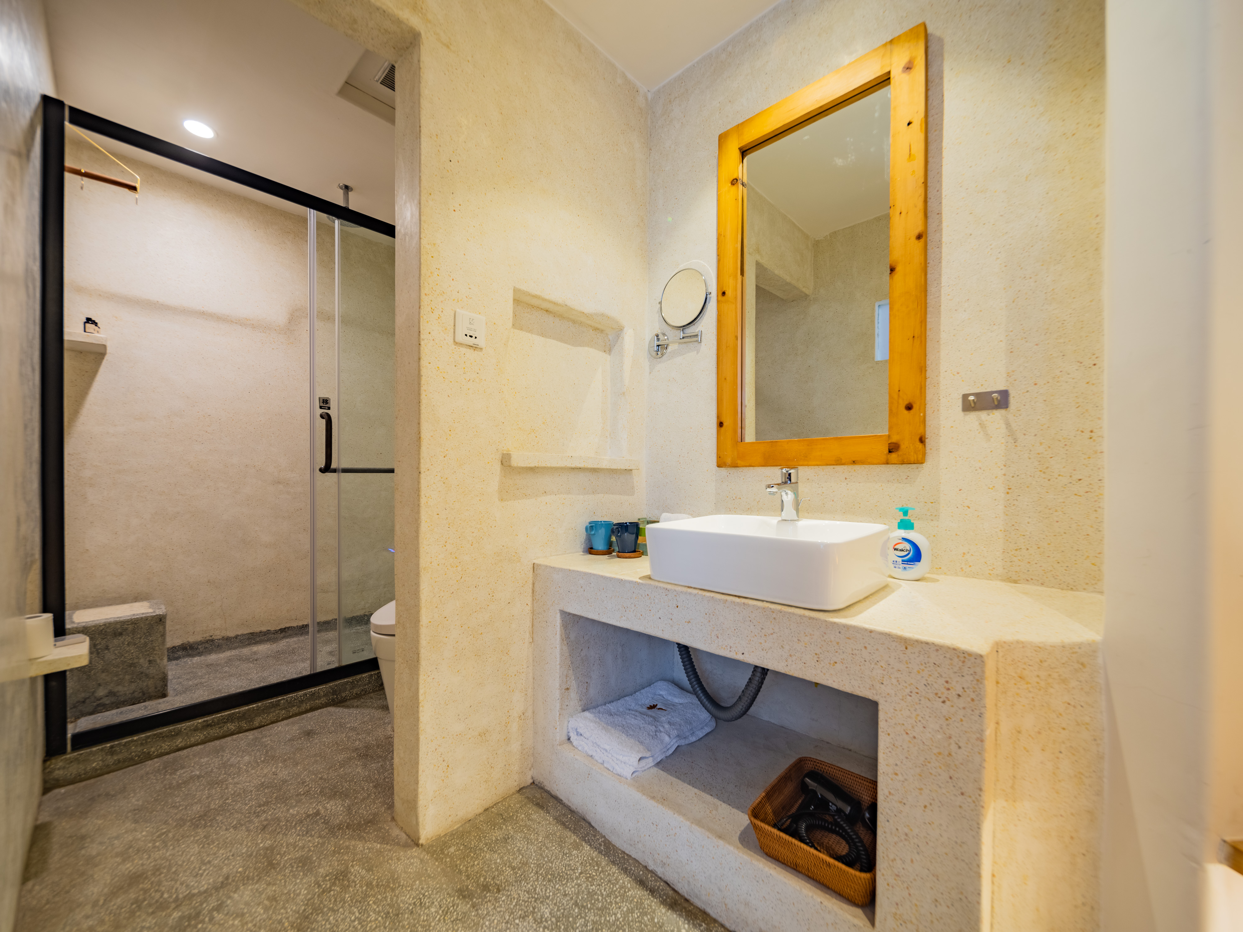 和光同尘?Relax度假大床房【乳胶床垫+休闲座椅】