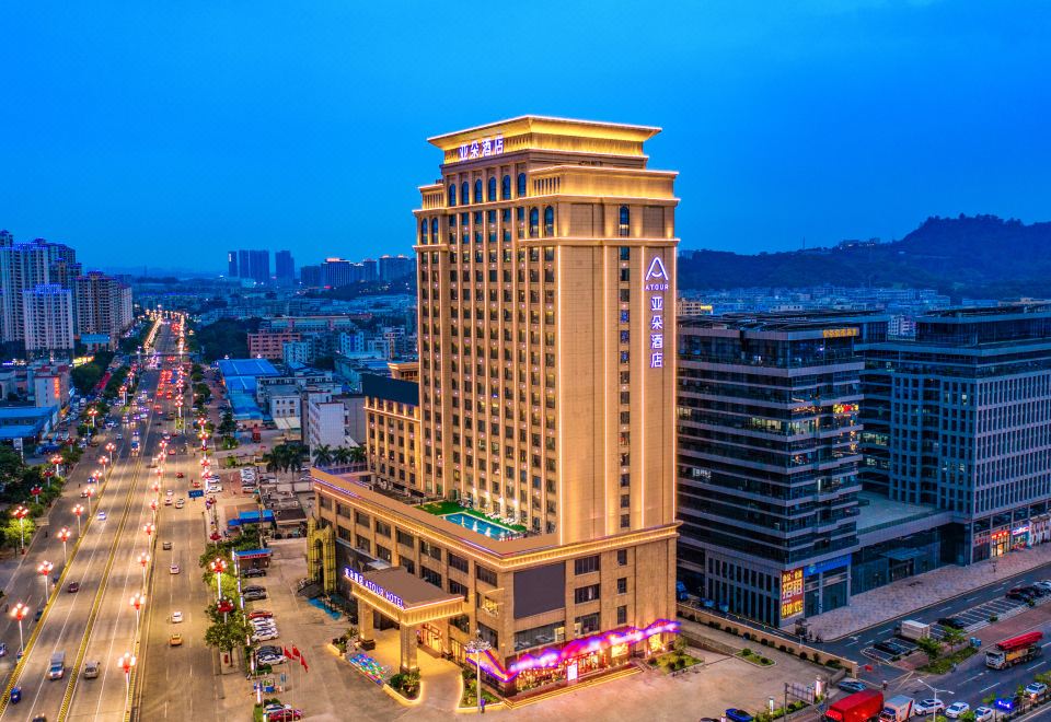 Fenggang Atour Hotel