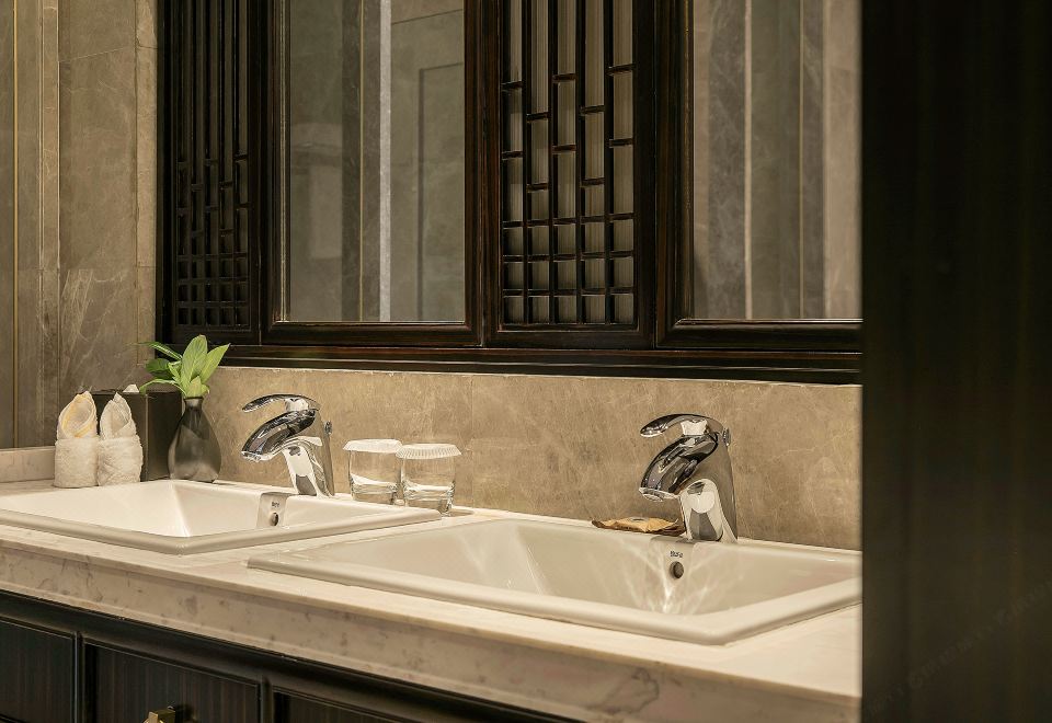 Angel Garden Resort HotelDeluxe Garden-view Suite