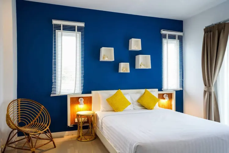 ห้องเตียงใหญ่ พร้อมระเบียง